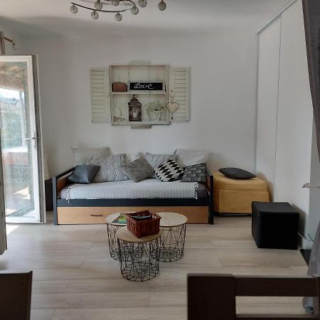 Home Tranquille Dans La Cite Du Mimosa - 2 Etoiles - Axelle Loc'Appart Мандельё-ла-Напуль Экстерьер фото